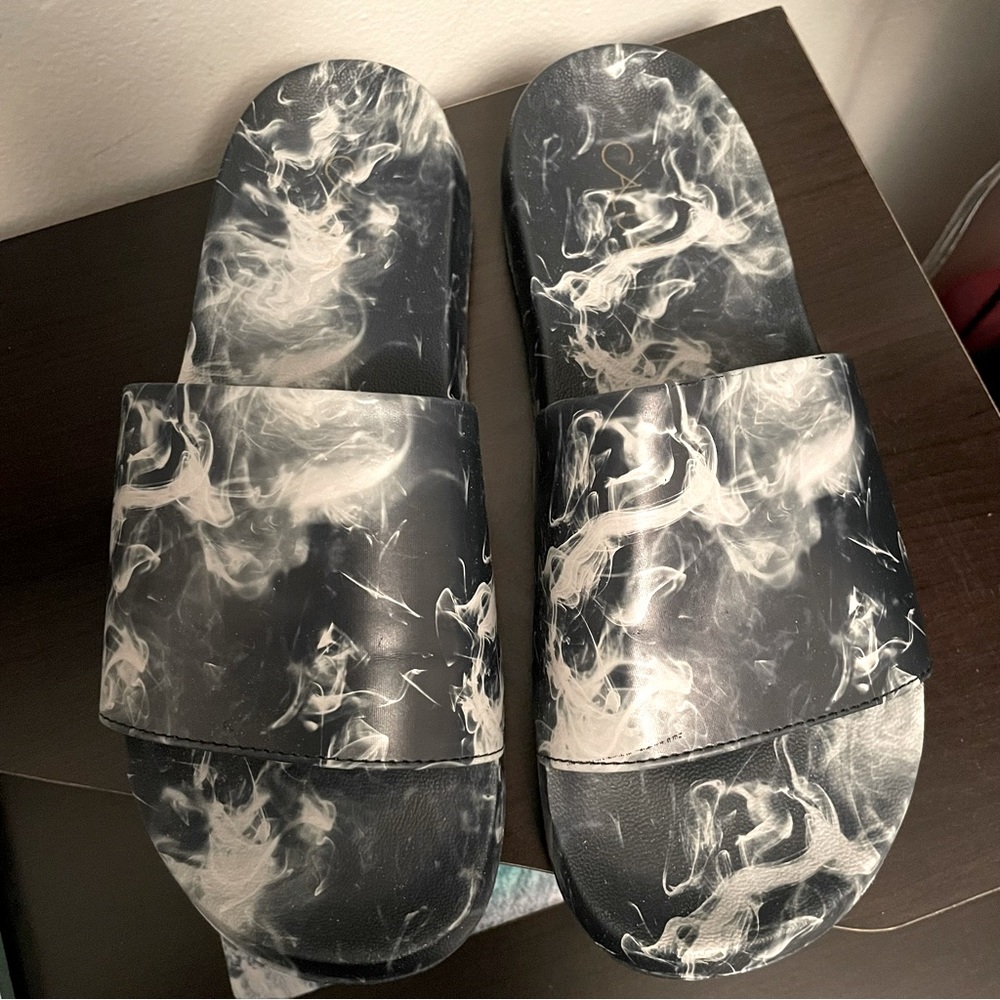 Calia by Carrie Underwood size 8 Ardosia Slate Tye Dye Slides